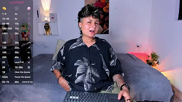 ZuryRamirez  online show from 06/26/26, 11:43