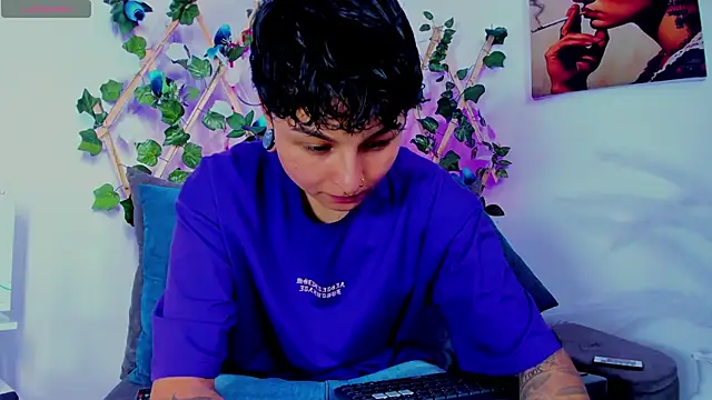 Snapshot of ZuryRamirez_ chatting on 02/17/25, 07:33 ZuryRamirez online show from 02/17/25, 07:33