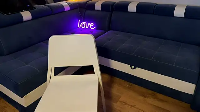 MiliExteraaa online show from 11/24/25, 07:14