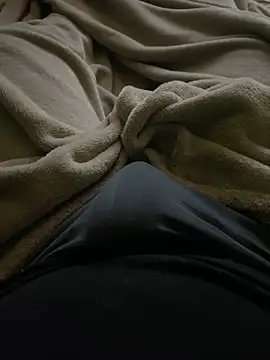 Snapshot of Hjsjsjsjjd chatting on 02/04/26, 09:15 Hjsjsjsjjd online show from 02/04/26, 09:15