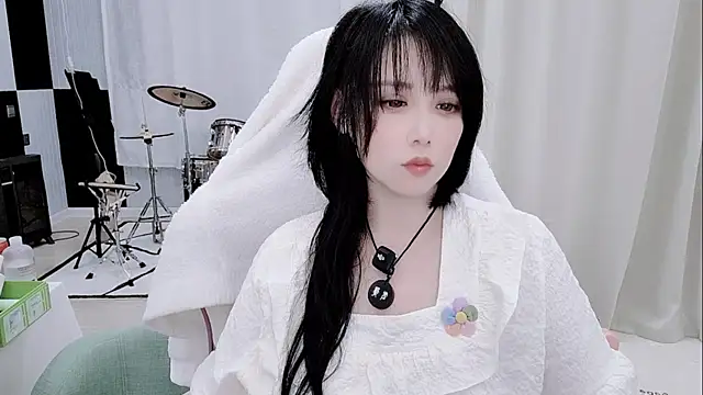 Snapshot of Vaness-a chatting on 05/18/26, 01:38 Vaness-a online show from 05/18/26, 01:38