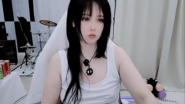 Snapshot of Vaness-a chatting on 04/17/26, 04:32 Vaness-a online show from 04/17/26, 04:32