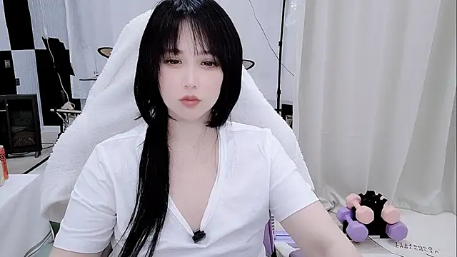 Snapshot of Vaness-a chatting on 05/15/26, 12:47 Vaness-a online show from 05/15/26, 12:47