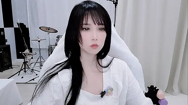 Snapshot of Vaness-a chatting on 05/19/26, 02:57 Vaness-a online show from 05/19/26, 02:57
