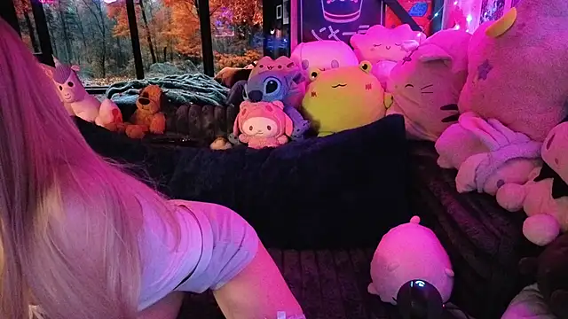 Snapshot of pinkocean3 chatting on 09/25/25, 07:42 pinkocean3 online show from 09/25/25, 07:42