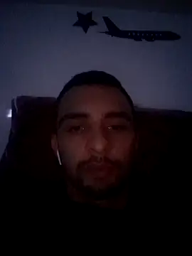 Snapshot of Hazembahloul chatting on 11/16/25, 11:30 Hazembahloul online show from 11/16/25, 11:30