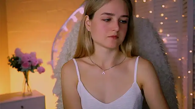 DeboraLarson online show from 09/14/25, 03:40