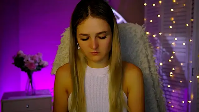 DeboraLarson online show from 11/20/25, 08:04