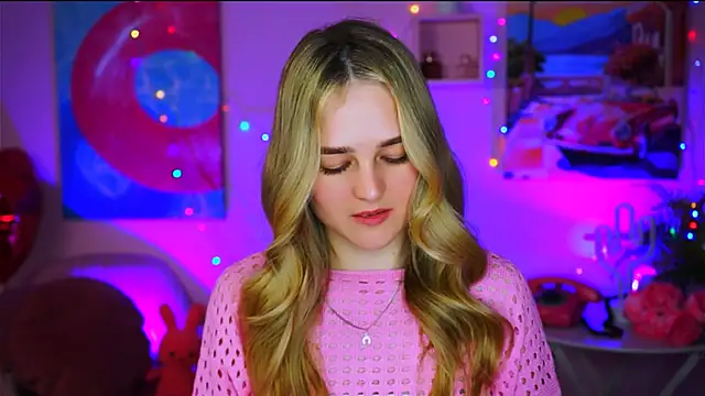 DeboraLarson online show from 03/18/25, 03:56