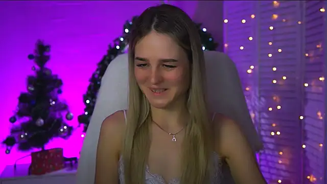 DeboraLarson online show from 12/16/25, 03:44