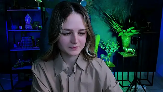 DeboraLarson online show from 02/13/25, 08:17