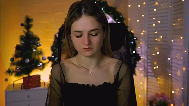 DeboraLarson online show from 12/22/25, 03:17