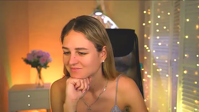 Snapshot of DeboraLarson chatting on 07/08/26, 02:46 DeboraLarson online show from 07/08/26, 02:46