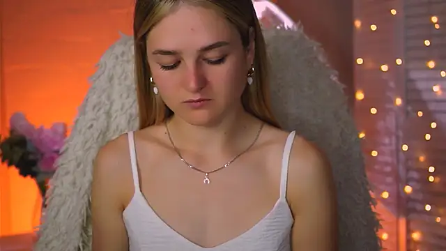 DeboraLarson online show from 09/22/25, 04:07