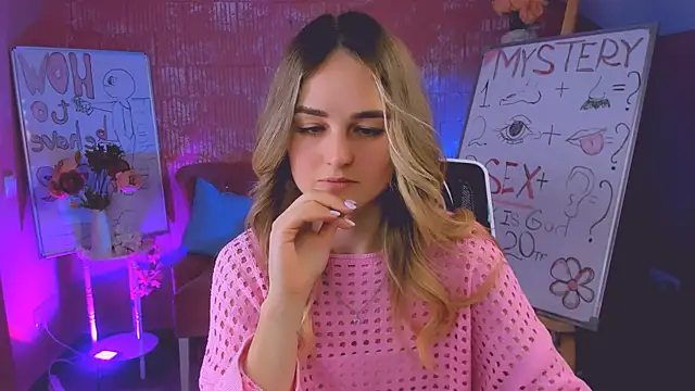 DeboraLarson online show from 02/21/25, 08:18