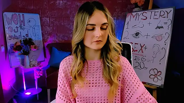 DeboraLarson online show from 02/21/25, 11:22