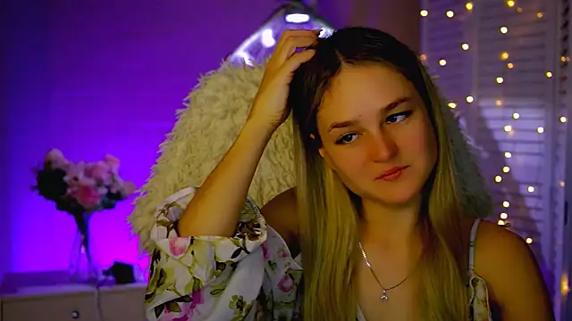 DeboraLarson online show from 12/02/25, 04:03