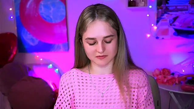 DeboraLarson online show from 03/05/25, 10:43