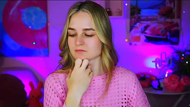 DeboraLarson online show from 03/18/25, 09:34