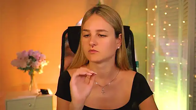 DeboraLarson online show from 03/28/26, 03:07