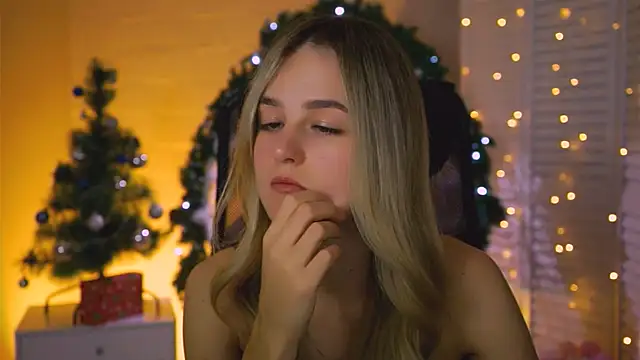 DeboraLarson online show from 12/20/25, 04:04