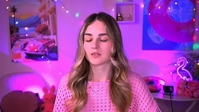 DeboraLarson online show from 02/17/25, 07:33