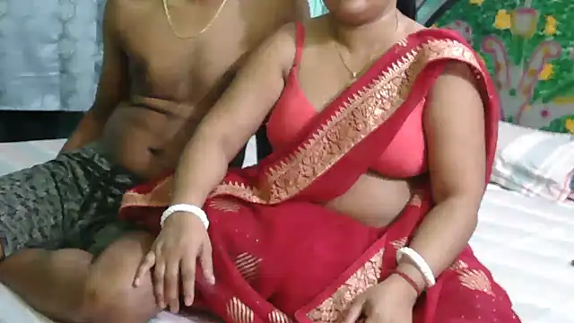 Snapshot of Couple_For_You18 chatting on 05/12/26, 06:25 Couple For You18 online show from 05/12/26, 06:25