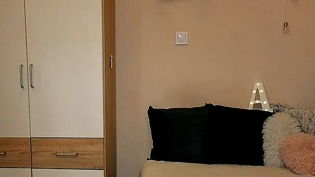 Hidden Gem  online show from 12/14/25, 06:35