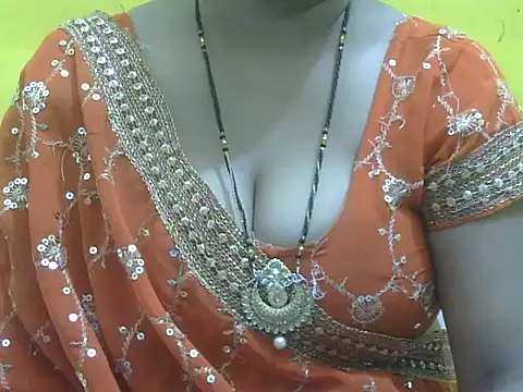 HOT-SEEMAA online show from 05/15/26, 06:39
