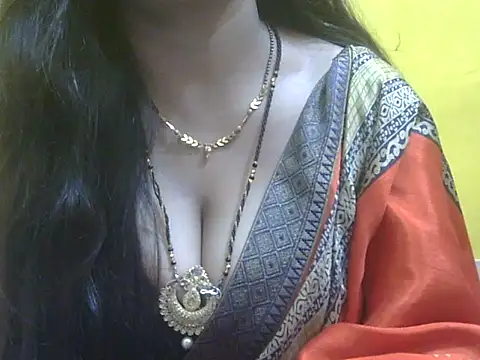 HOT-SEEMAA online show from 05/31/26, 06:09