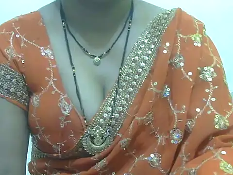 HOT-SEEMAA online show from 06/23/26, 05:44