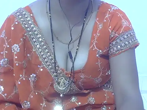 HOT-SEEMAA online show from 05/03/26, 11:26