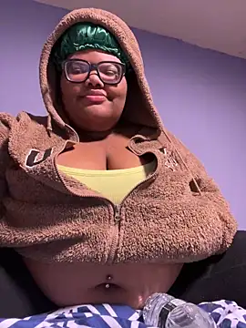 Snapshot of dondivax3 chatting on 02/24/25, 02:30 dondivax3 online show from 02/24/25, 02:30