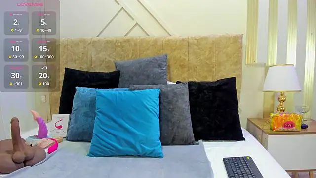 ashley  foxx  online show from 11/21/25, 02:27