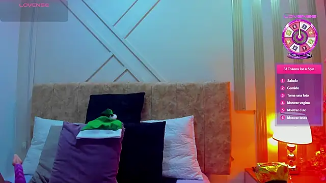 ashley  foxx  online show from 12/18/25, 02:10