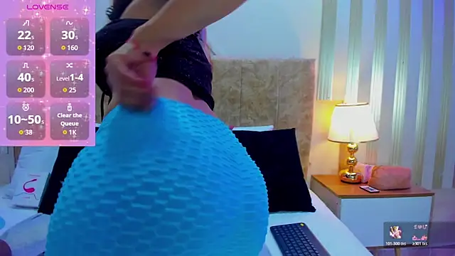 ashley  foxx  online show from 10/27/25, 01:56