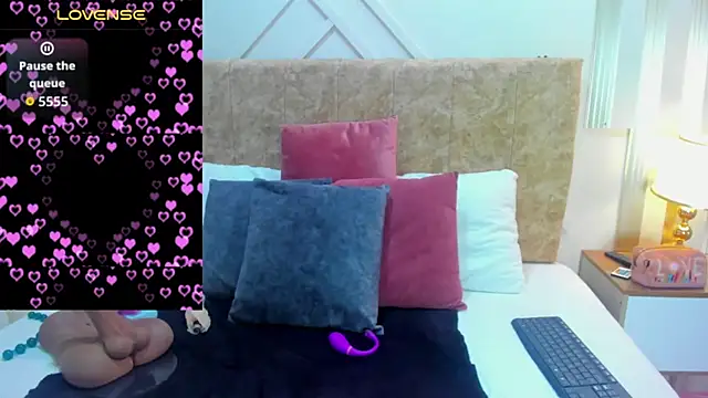 ashley  foxx  online show from 09/26/25, 01:51