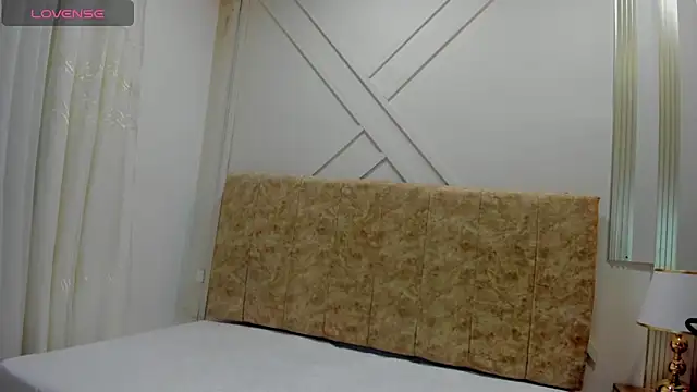 ashley  foxx  online show from 10/09/25, 01:44