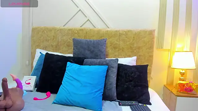 ashley  foxx  online show from 11/19/25, 01:55