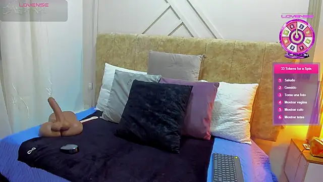 ashley  foxx  online show from 12/17/25, 01:49