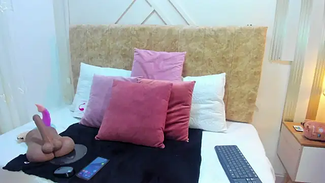 ashley  foxx  online show from 09/24/25, 02:23