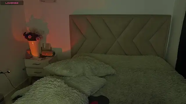 Bonnieshyy online show from 06/14/26, 04:14