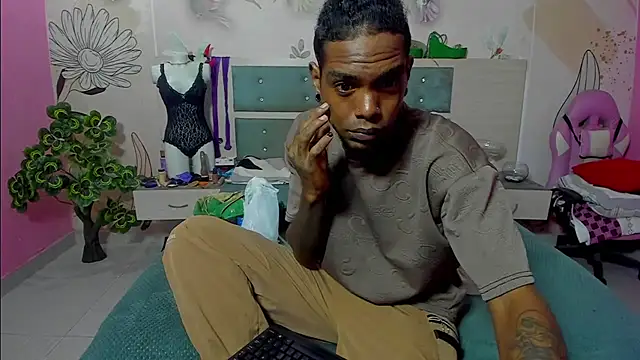 bigblackhotx1 online show from 02/05/26, 12:56