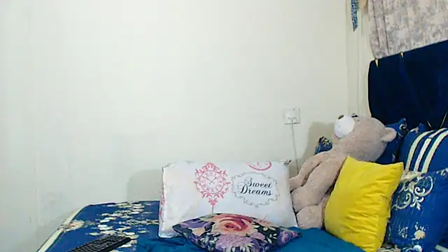 Snapshot of veronica1xxx chatting on 05/18/26, 08:02 veronica1xxx online show from 05/18/26, 08:02