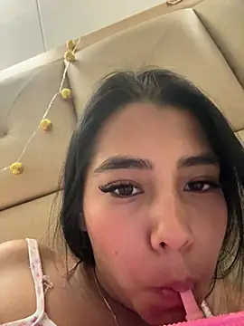 Snapshot of darsha_90 chatting on 12/24/24, 06:44 darsha 90 online show from 12/24/24, 06:44