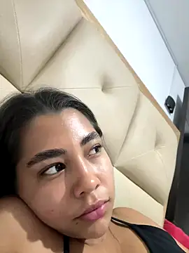 Snapshot of darsha_90 chatting on 10/15/25, 12:53 darsha 90 online show from 10/15/25, 12:53