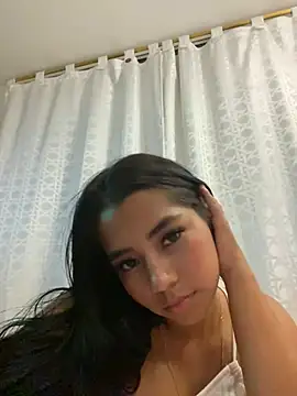 Snapshot of darsha_90 chatting on 12/21/24, 03:25 darsha 90 online show from 12/21/24, 03:25