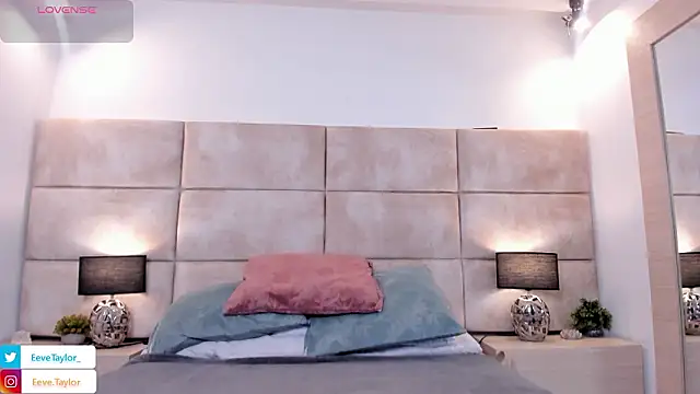 Snapshot of Eevee_Taylor chatting on 02/28/26, 03:39 Eevee Taylor online show from 02/28/26, 03:39