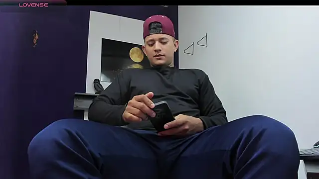 Marcos garcias online show from 03/17/25, 09:33