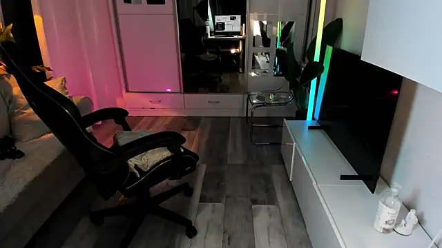 Ivy belle online show from 11/19/25, 05:40